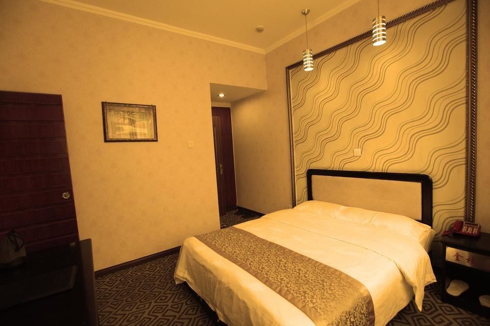 Huashan Jinsui Hotel Huayin Bagian luar foto