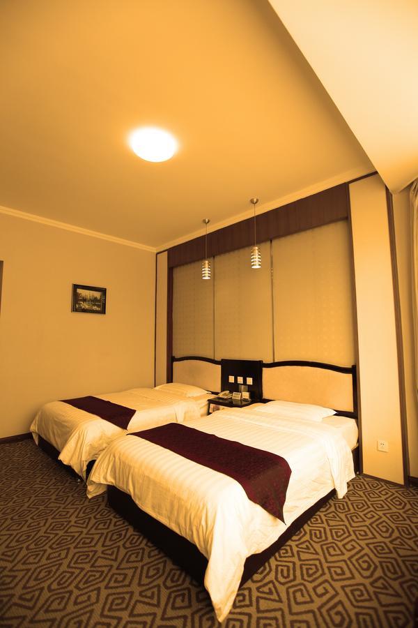 Huashan Jinsui Hotel Huayin Bagian luar foto