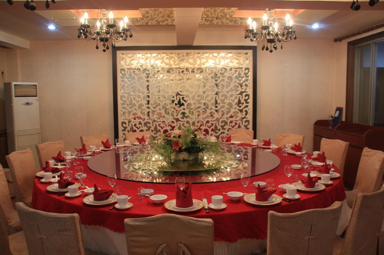 Huashan Jinsui Hotel Huayin Bagian luar foto