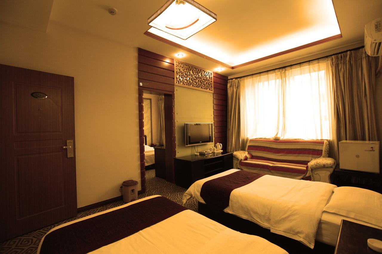 Huashan Jinsui Hotel Huayin Bagian luar foto
