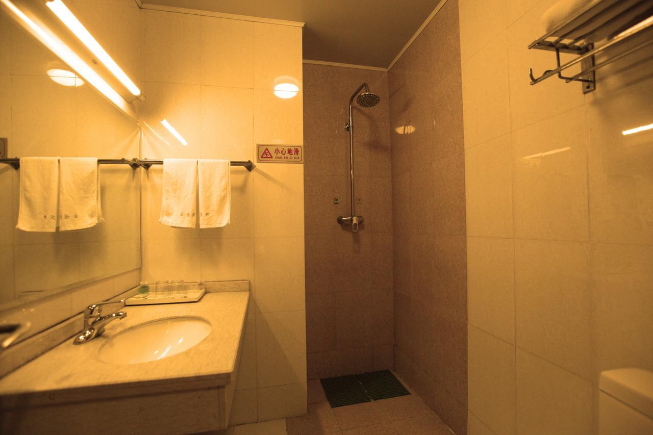 Huashan Jinsui Hotel Huayin Bagian luar foto