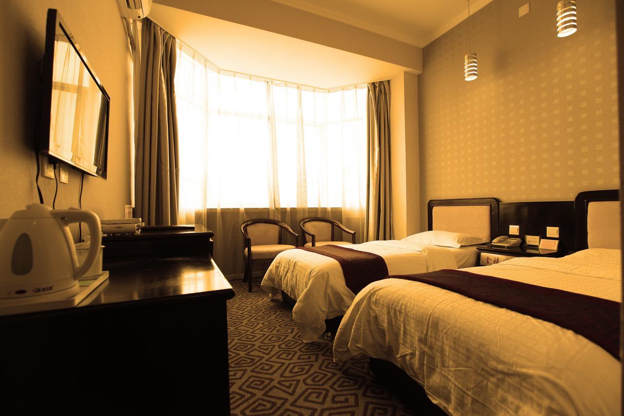 Huashan Jinsui Hotel Huayin Bagian luar foto